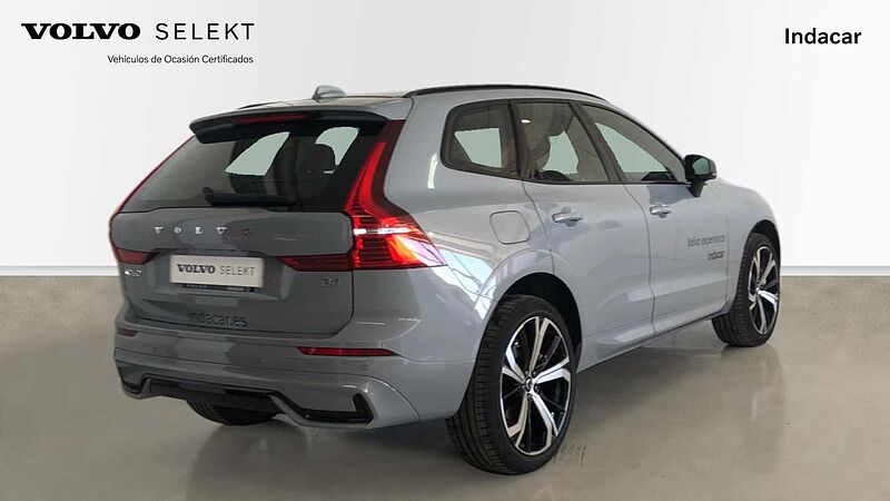 Volvo  XC60 Plus, B4 Semihíbrido, Diésel, Dark