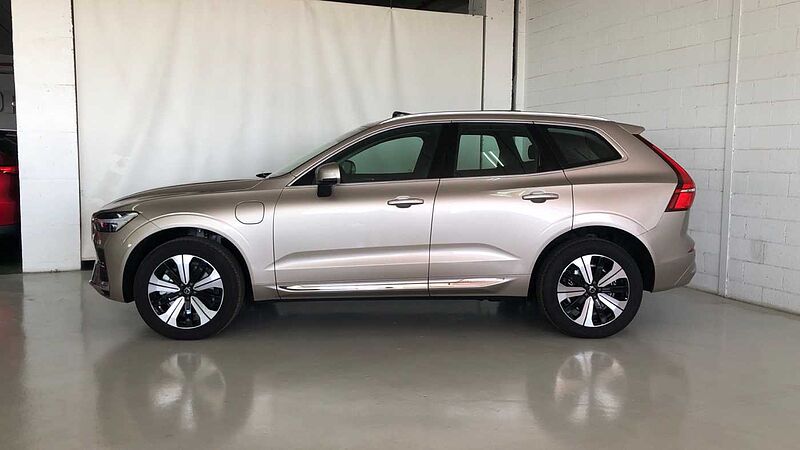 Volvo  XC60 Recharge Core, T6 plug-in hybrid eAWD, Eléctrico/Gasolina, Bright